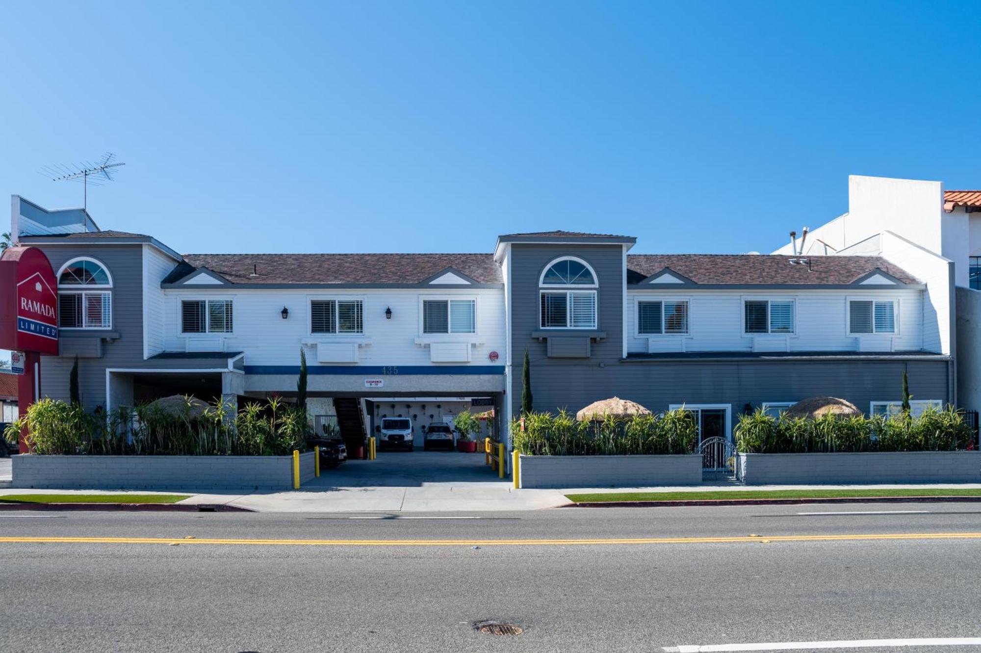 Ramada By Wyndham Redondo Beach Hotel Exterior photo