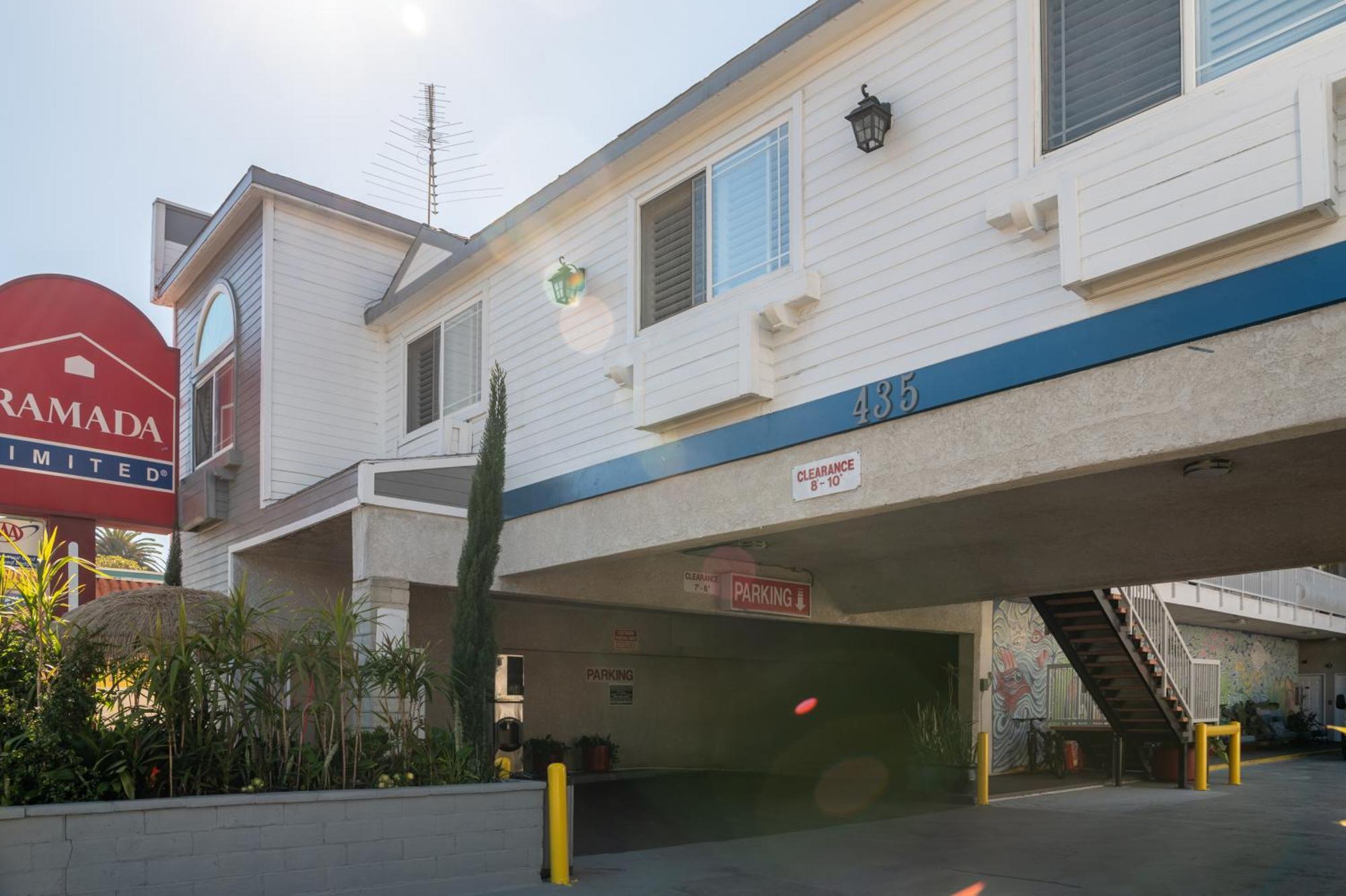 Ramada By Wyndham Redondo Beach Hotel Exterior photo